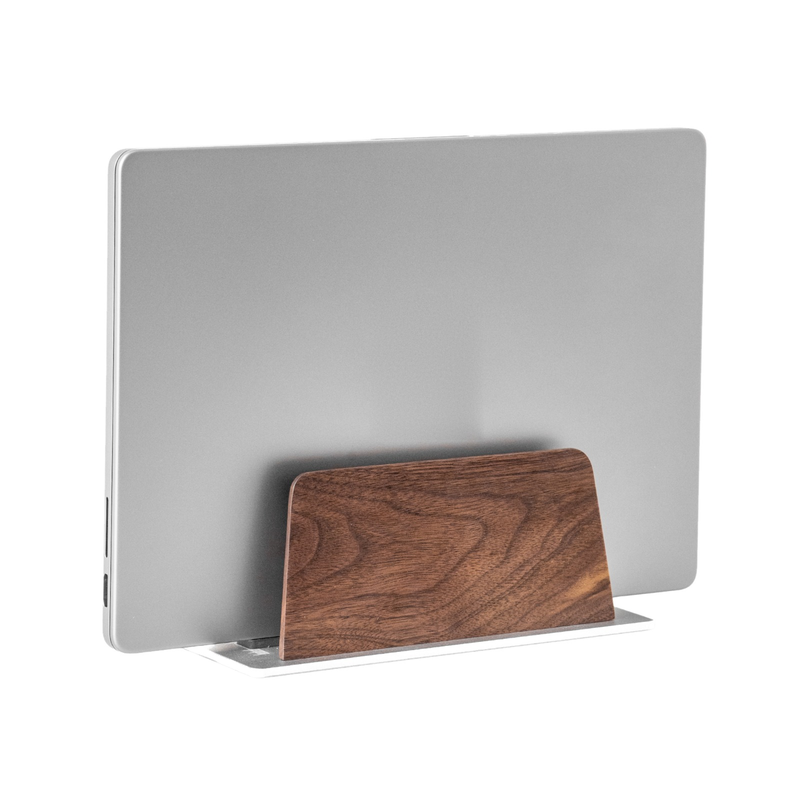 Vertikaler Laptopständer aus Walnuss